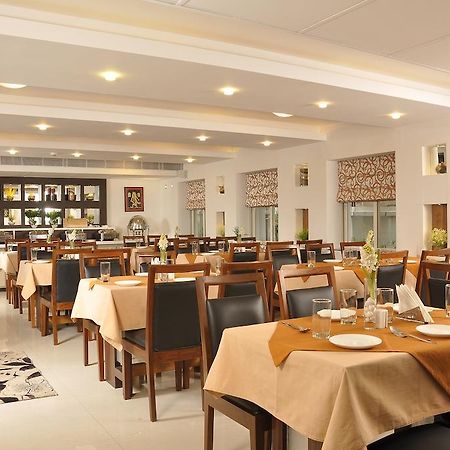 Hotel Niharika Kalkuta Zewnętrze zdjęcie