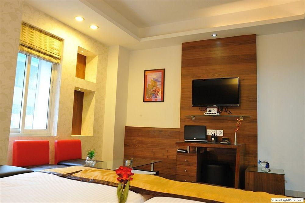 Hotel Niharika Kalkuta Zewnętrze zdjęcie