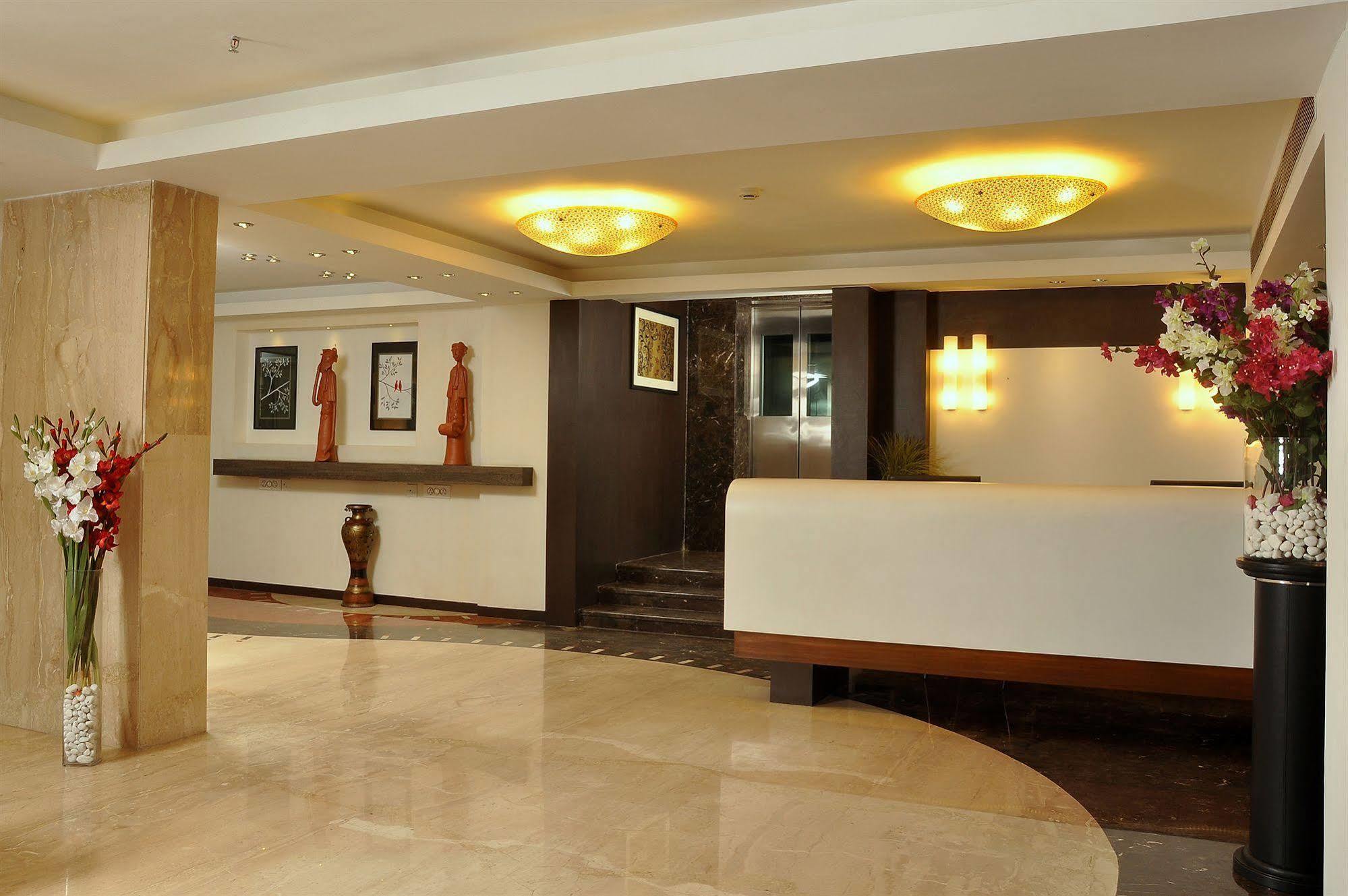 Hotel Niharika Kalkuta Zewnętrze zdjęcie