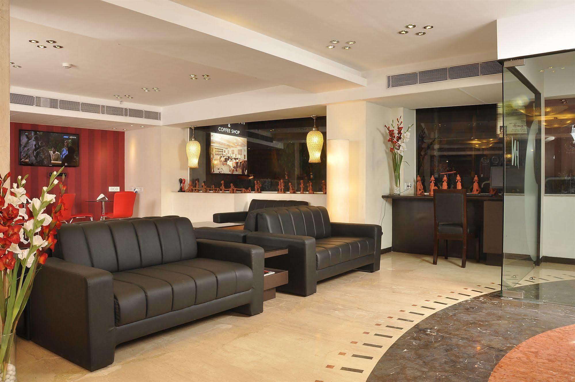 Hotel Niharika Kalkuta Zewnętrze zdjęcie